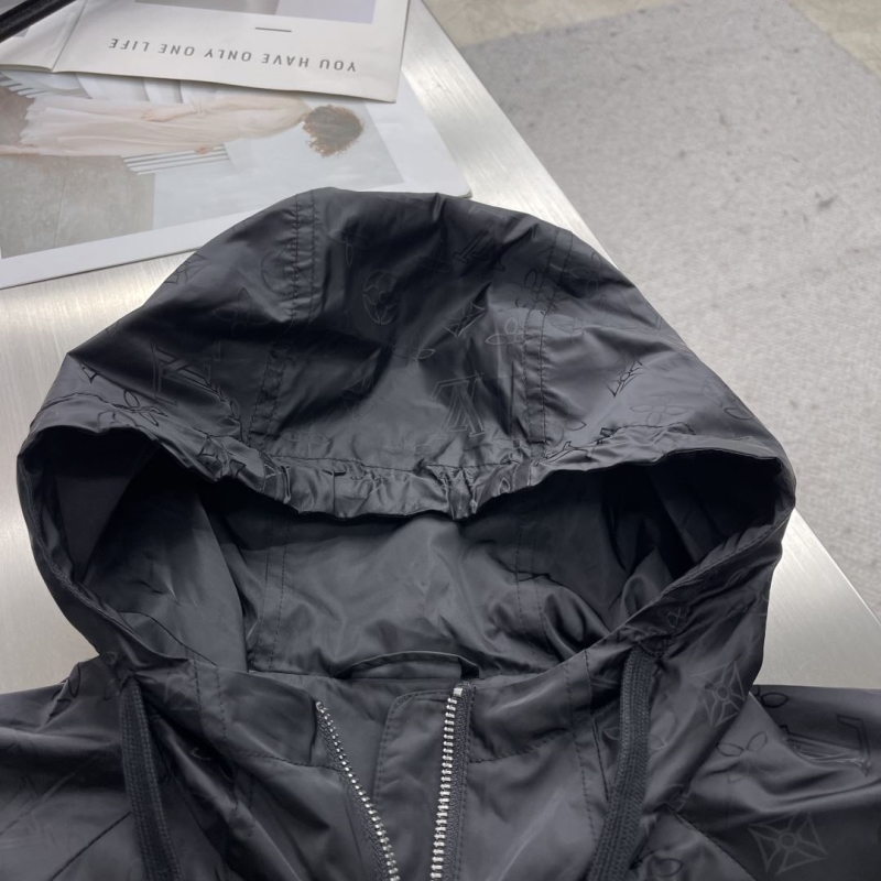 l0vis Vvtt0n outwear